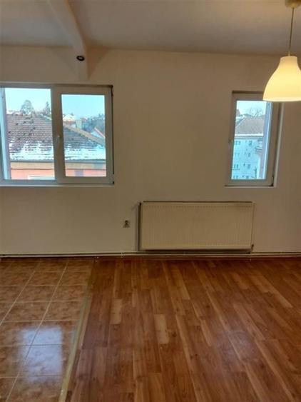 Apartament cu 2 camere semidecomandat în Ștrand