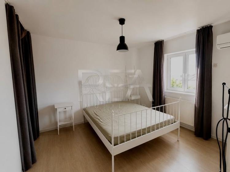 Apartament cu 3 camere decomandat, mobilat în Titan