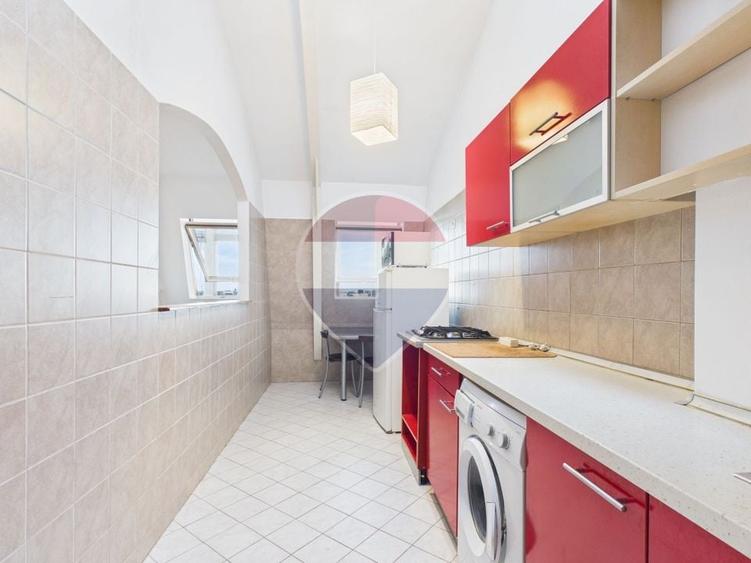 Apartament cu 2 camere decomandat, mobilat în Calea Călărașilor