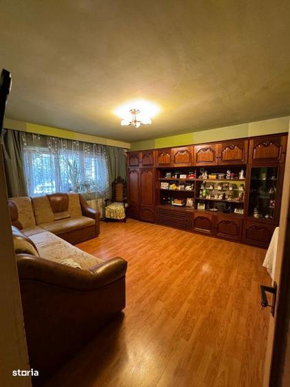 Apartament cu 4 camere, mobilat în Rahova