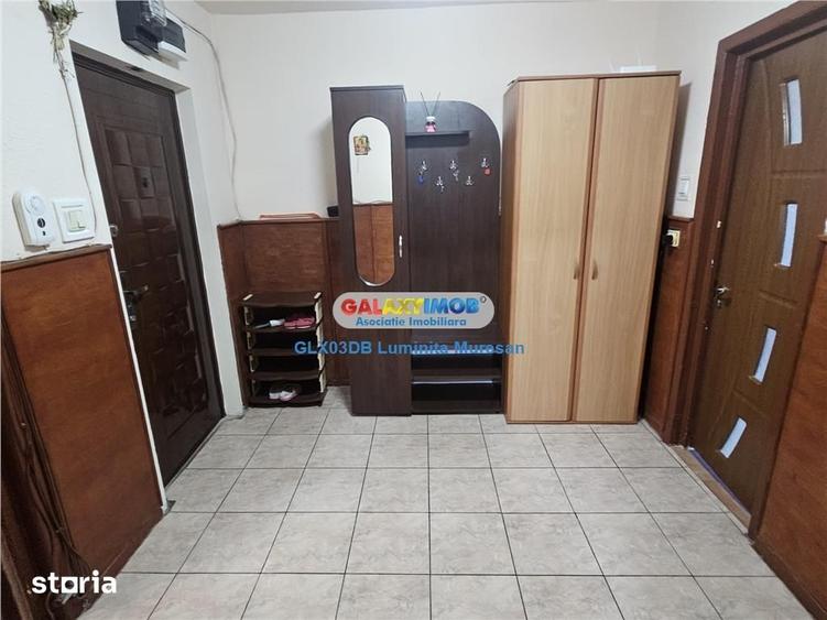 Apartament cu 2 camere decomandat, mobilat în Micro 4