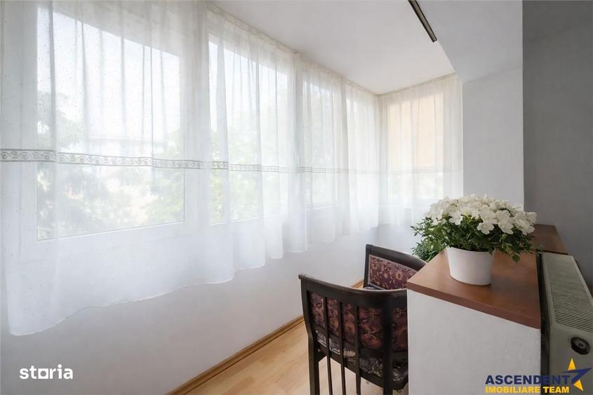 Apartament cu 3 camere decomandat, mobilat în Lenin