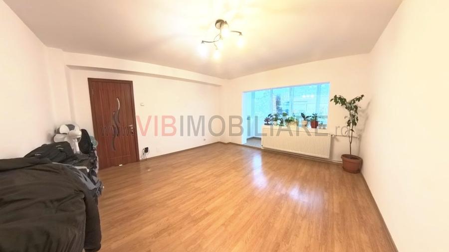 Apartament cu 2 camere decomandat în Tei