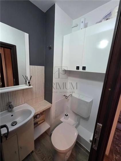Apartament cu 3 camere decomandat în Girocului