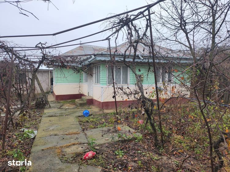 Casă cu 3 camere cu Teren 700 Mp în Filipești