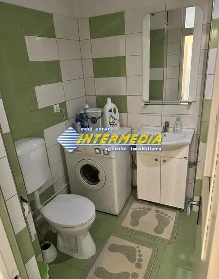 Apartament cu 4 camere decomandat în Cetate