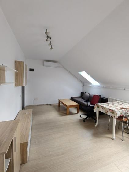 Apartament cu 2 camere semidecomandat în Zorilor
