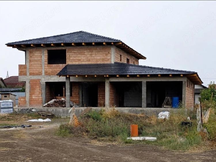Casă cu Teren 960 Mp în Central