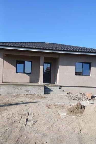 Casă cu 3 camere în Exterior Vest