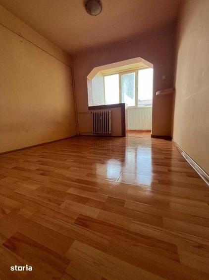 Garsonieră decomandată în Central