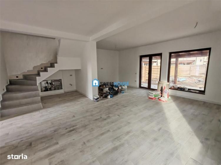 Casă cu 4 camere în Central
