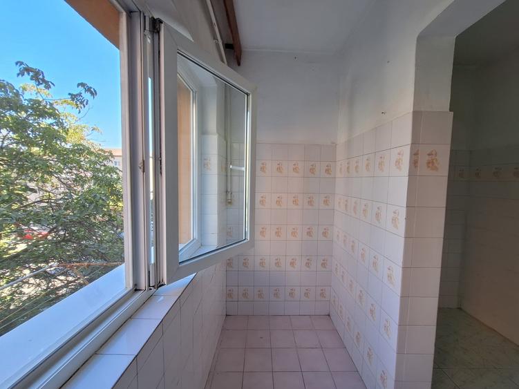 Apartament cu 2 camere decomandat în Soarelui