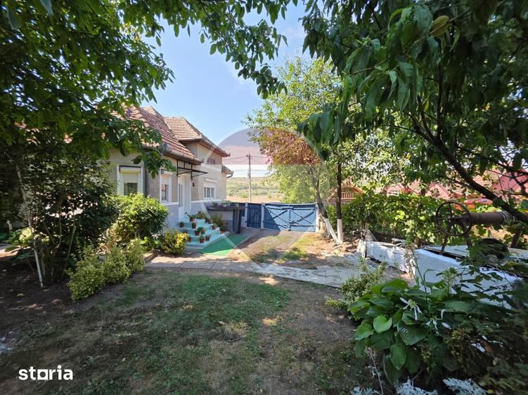 Casă cu 3 camere cu Teren 1400 Mp în Adămuș