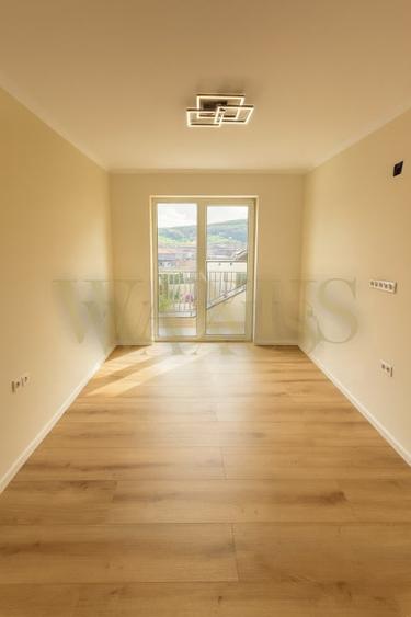 Apartament cu 3 camere semidecomandat, mobilat în Florești — fotografia 2