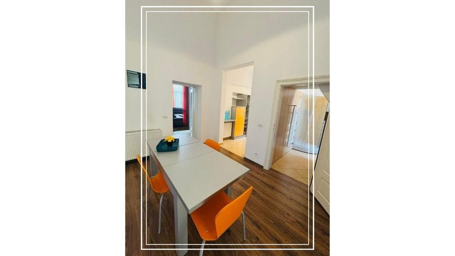 Apartament cu 4 camere decomandat, mobilat în Central