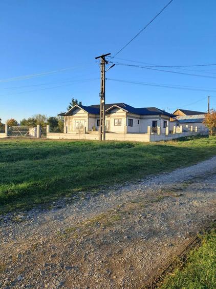 Casă cu 4 camere în Dănila