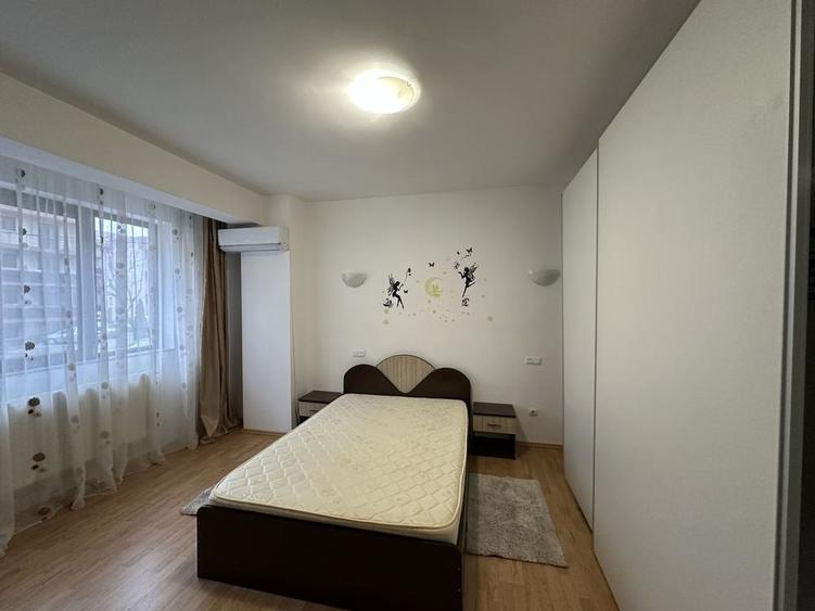 Apartament cu 2 camere decomandat în Roșu