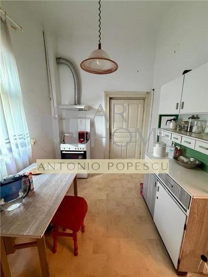 Casă individuală cu 4 camere cu Teren 285 Mp în Central