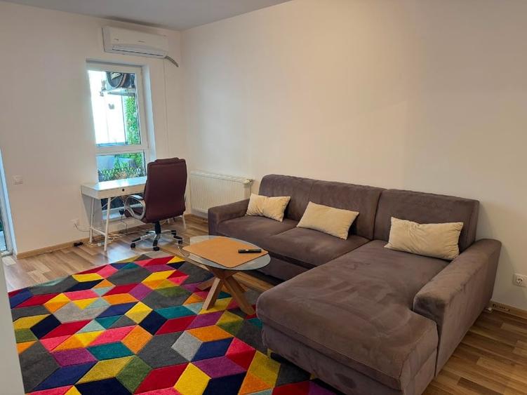 Apartament cu 2 camere decomandat, mobilat în Central