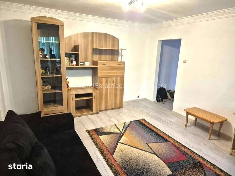 2camere, semidecomandat , etaj 1 , Micro 5, mobilat