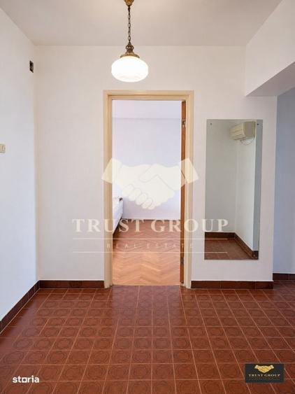 Apartament cu 4 camere semidecomandat în Dorobanți