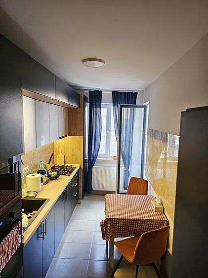 Apartament cu 2 camere decomandat, mobilat în Decebal