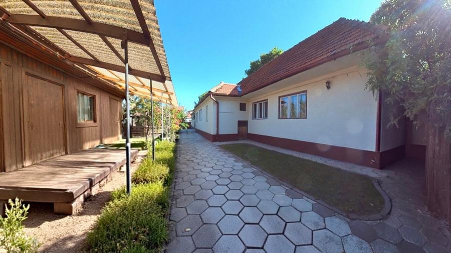 Casă individuală cu 5 camere cu Canalizare în Aurel Vlaicu