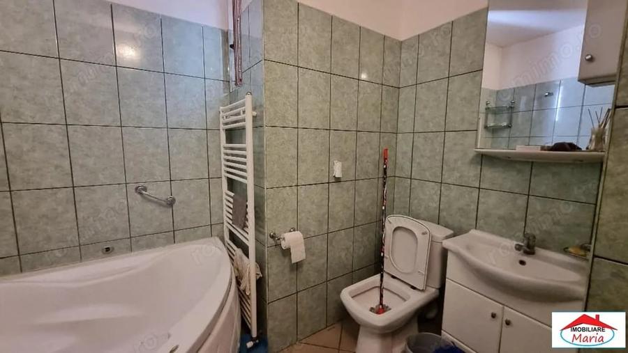 Apartament cu 4 camere decomandat în Titulescu