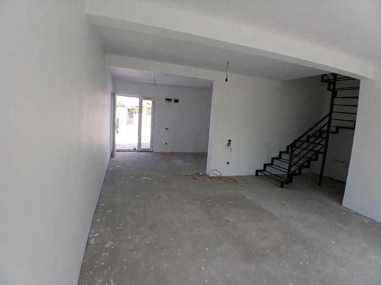 Casă cu 3 camere în Baldovinești