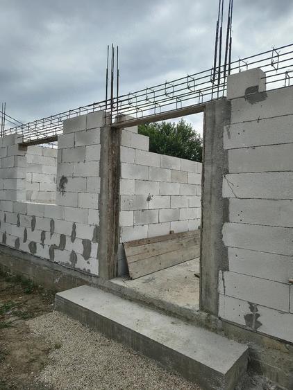 Casă cu Teren 914 Mp în Vidra