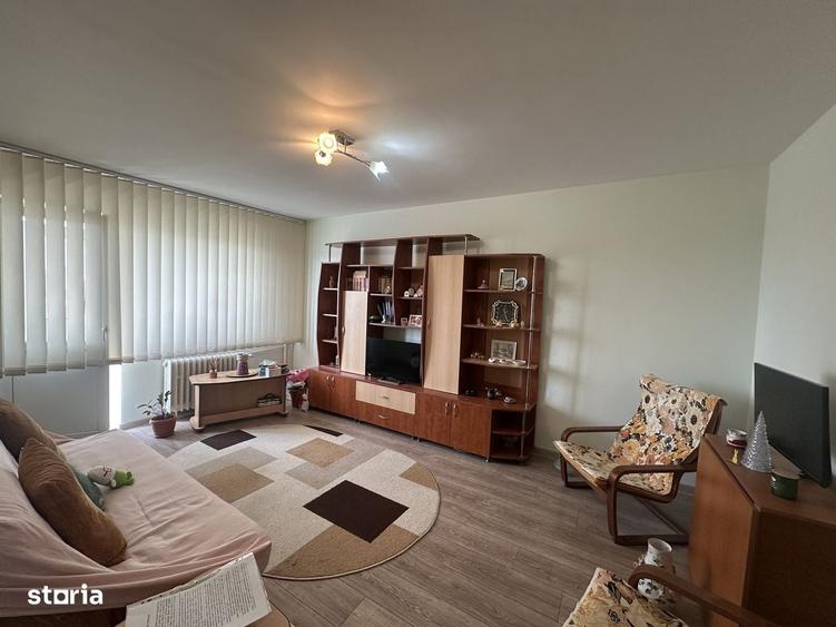 Apartament cu 2 camere decomandat în Republicii