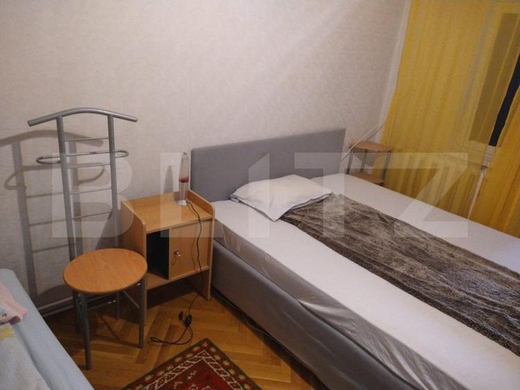 Casă individuală cu 5 camere cu Canalizare în Cetate