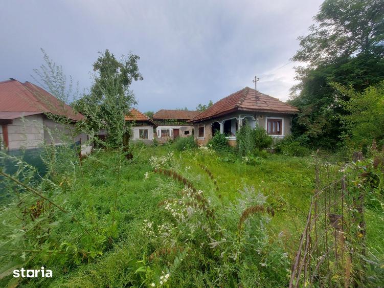 Casă cu 2 camere cu Teren 1206 Mp în Cândești