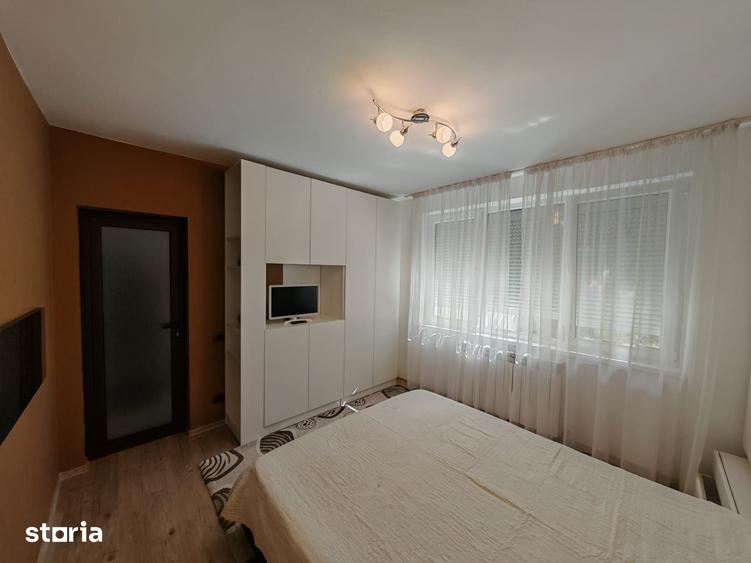 Apartament cu 2 camere în Micro 17