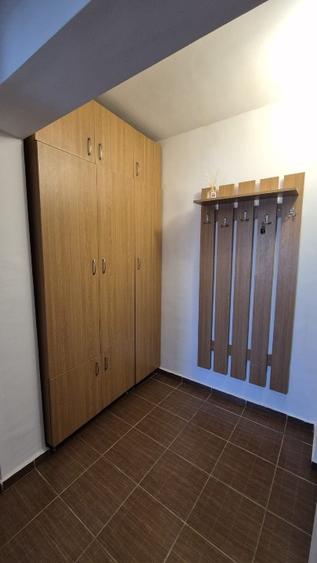 Apartament cu 3 camere decomandat în Între Lacuri