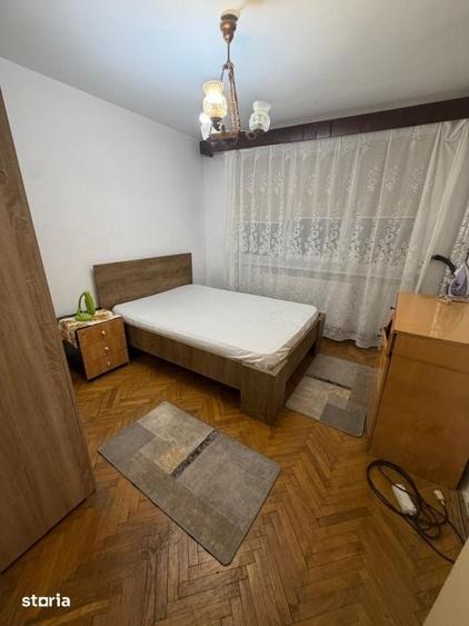 Apartament cu 3 camere semidecomandat în Brazda lui Novac