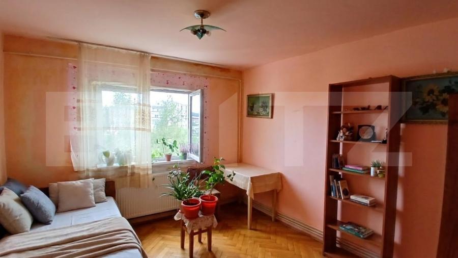 Garsonieră decomandată în Tudor