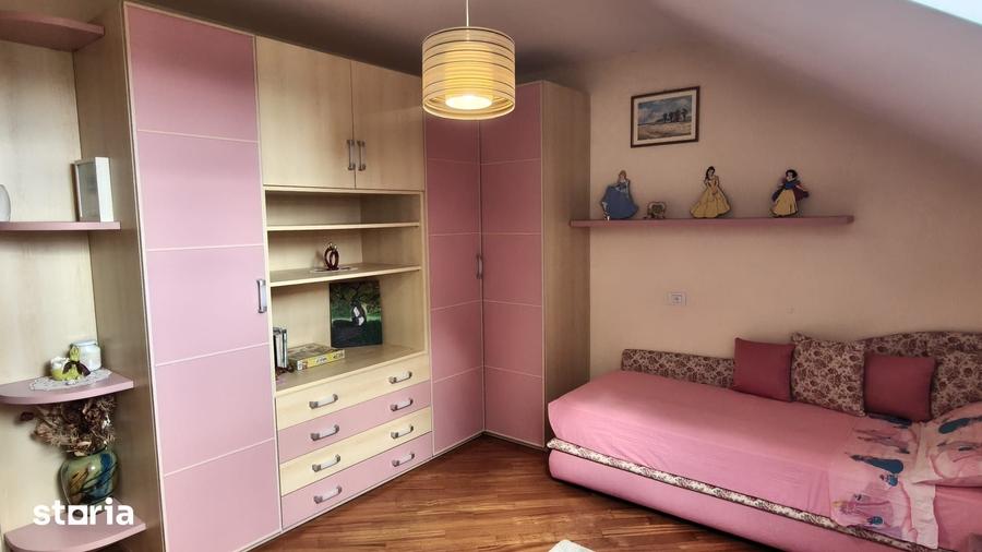 Casă cu 4 camere cu Teren 900 Mp în Central