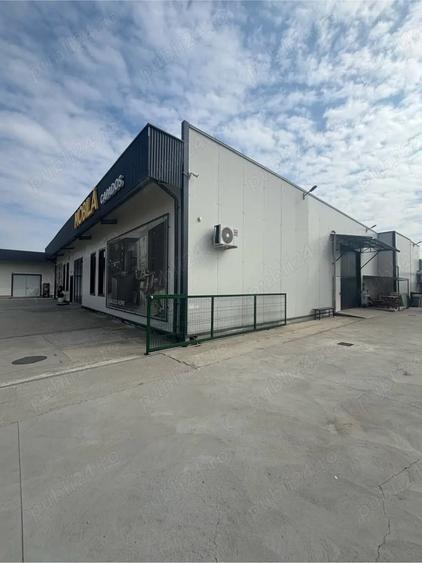 Spațiu comercial, de 780 mp, în Periferie
