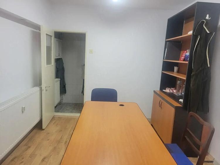 Spațiu comercial, de 17 mp, în Central