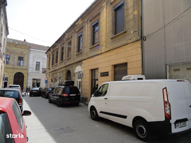 Spațiu comercial, de 70 mp, în Central