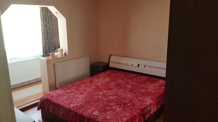 Apartament cu 3 camere decomandat în Sud