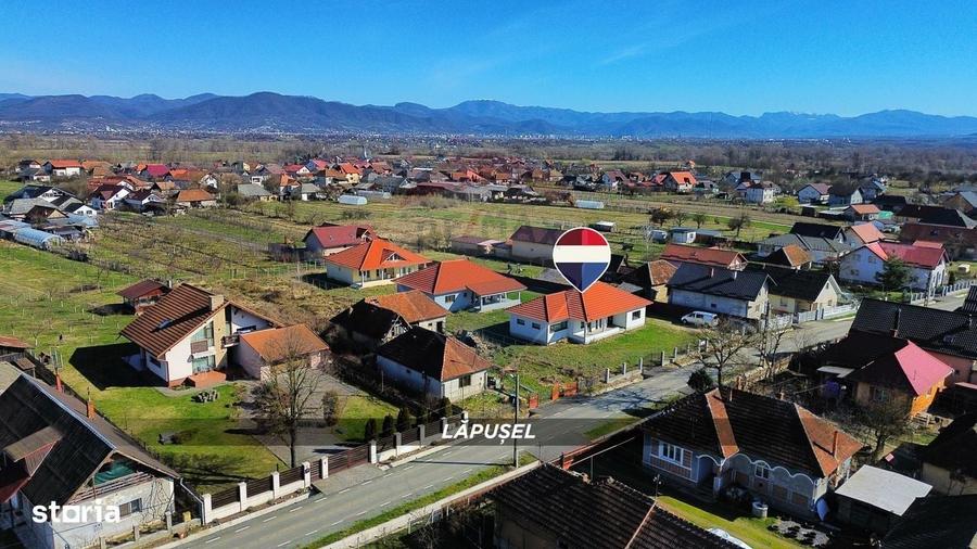 Casă cu 4 camere decomandat în Central
