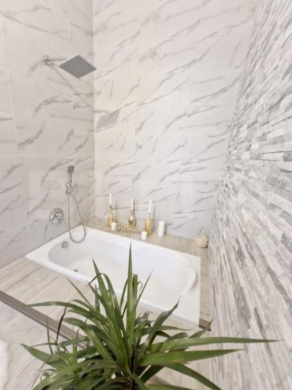 Apartament cu 4 camere semidecomandat, mobilat în Ultracentral