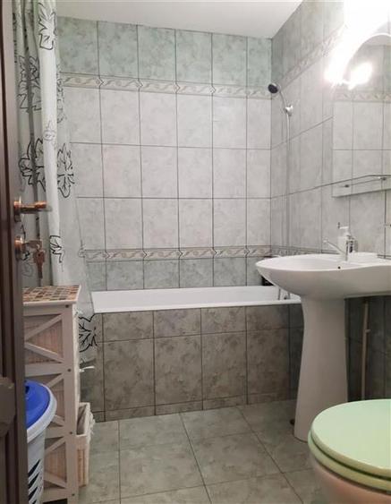 Apartament cu 3 camere decomandat, mobilat în Central