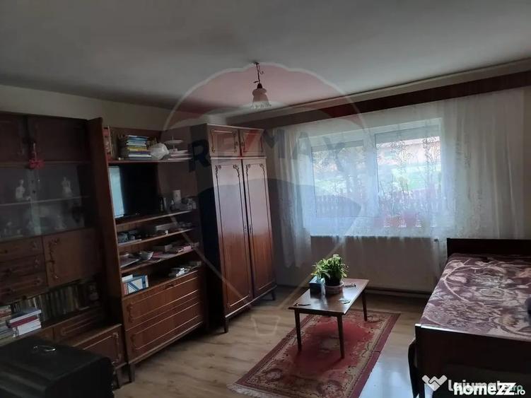 Casa / Vila cu 4 camere de vanzare - 4