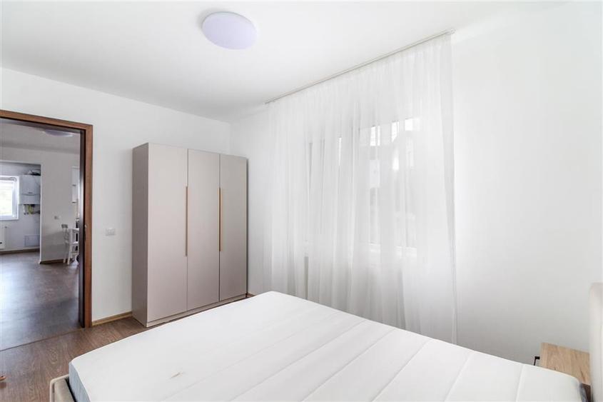 Apartament cu 3 camere semidecomandat, mobilat în Mănăștur