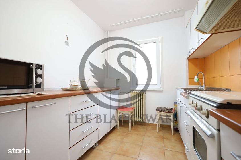 Apartament cu 3 camere semidecomandat în Nord