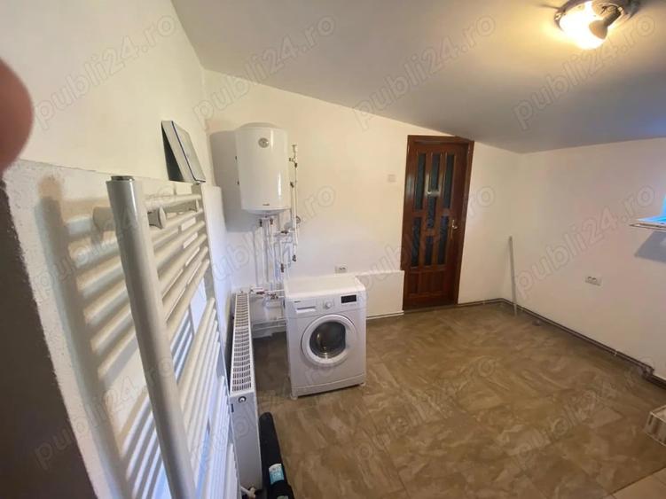Casă cu 3 camere în Jamu Mare