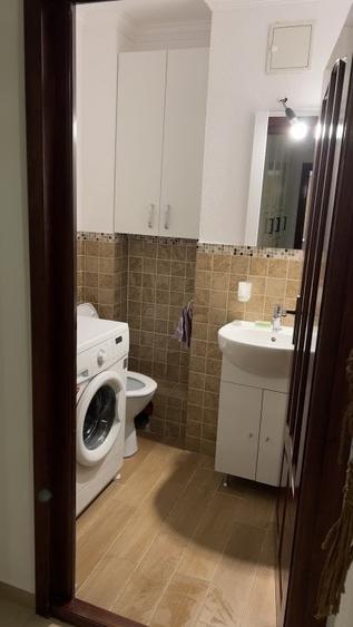 Apartament cu 3 camere decomandat în Girocului